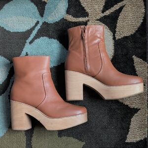 Like New! Charlotte Stone - Paz Platform Boots - 10